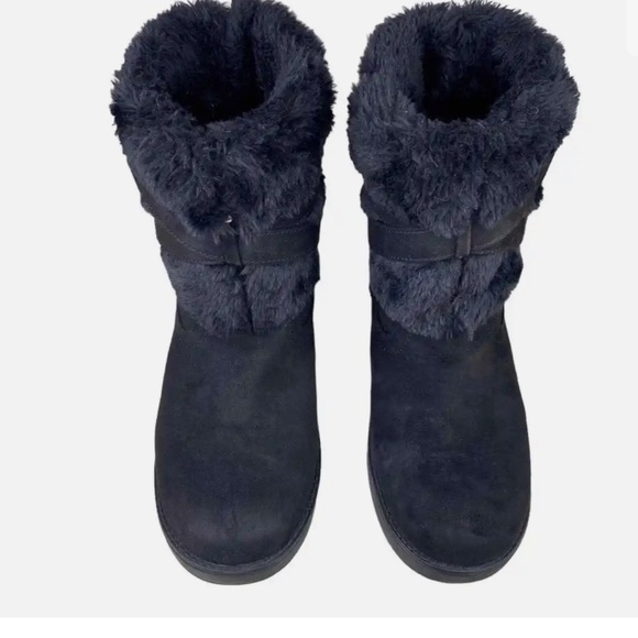 Women’s GBG By Guess Short Fur Faux Suede Boots With Rhinestone G Buckle 8.5 - Picture 2 of 5